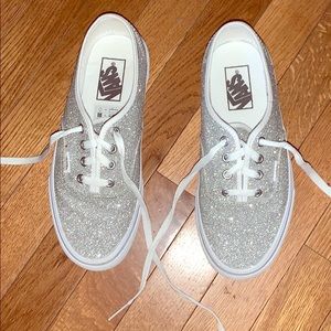 !WORN ONCE! Size 7.5 (W) 6 (M) Silver Glitter Vans
